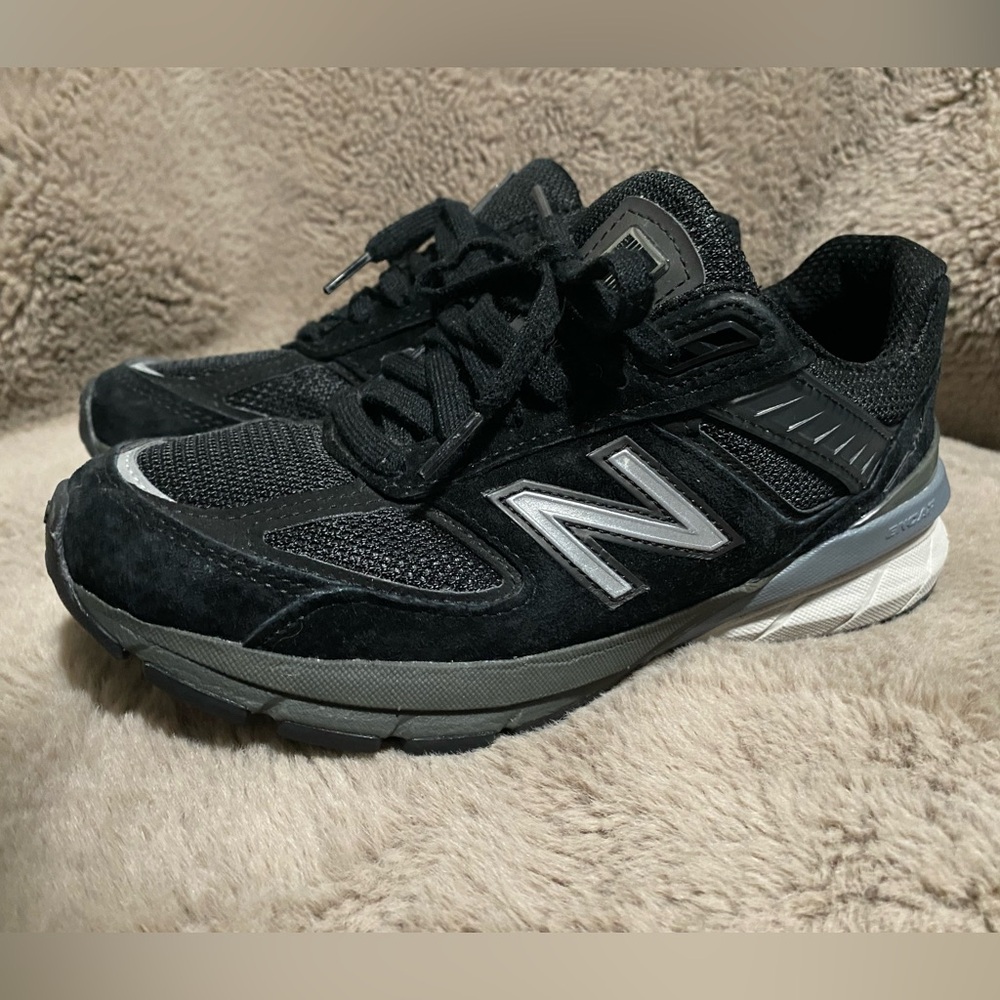 New Balance 990 v 5 women’s size 6